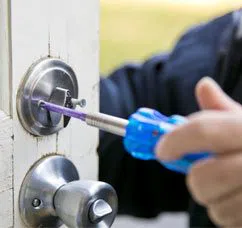 City Locksmith Store Country Club Hills, IL 708-401-1084 City Locksmith Store Country Club Hills, IL 708-401-1084 - 12-Changing-Locks